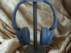 Headphone stand - Elegant and functional