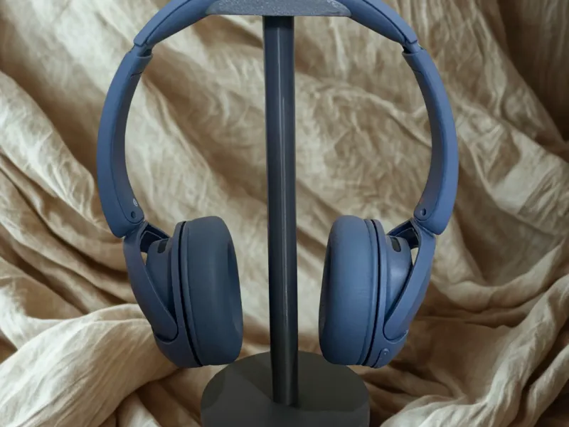 Headphone stand - Elegant and functional