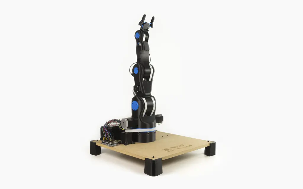 BCN3D MOVEO - полностью OpenSource 3D-печатная рука робота