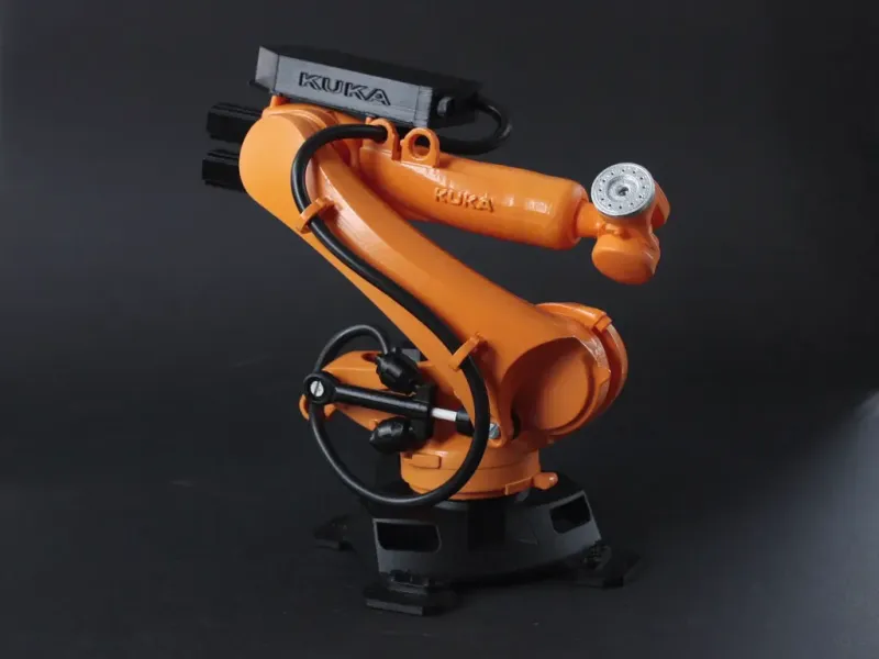 Modelo em escala do robô industrial KUKA KR150