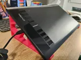 Graphic tablet stand-3