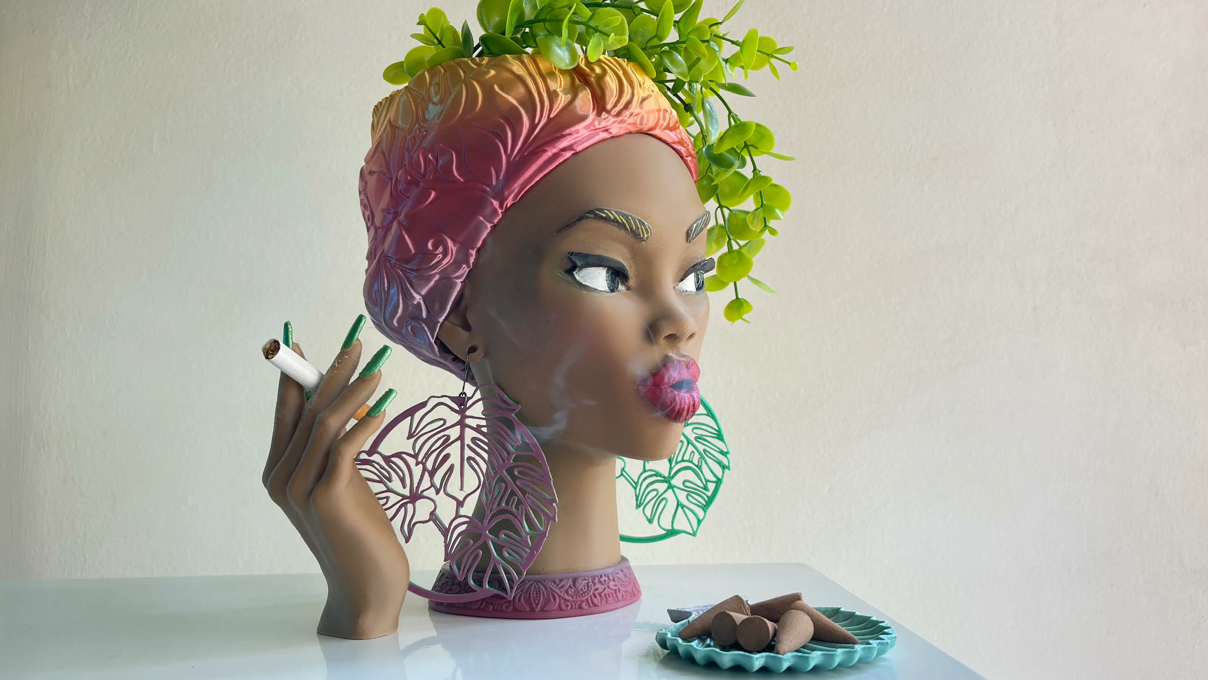 AFRO QUEEN VASE/INCENSE HOLDER/PLANTER