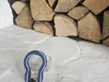 Show shackle or just a shackle-3