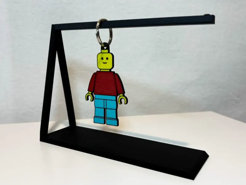 Simple keychain stand