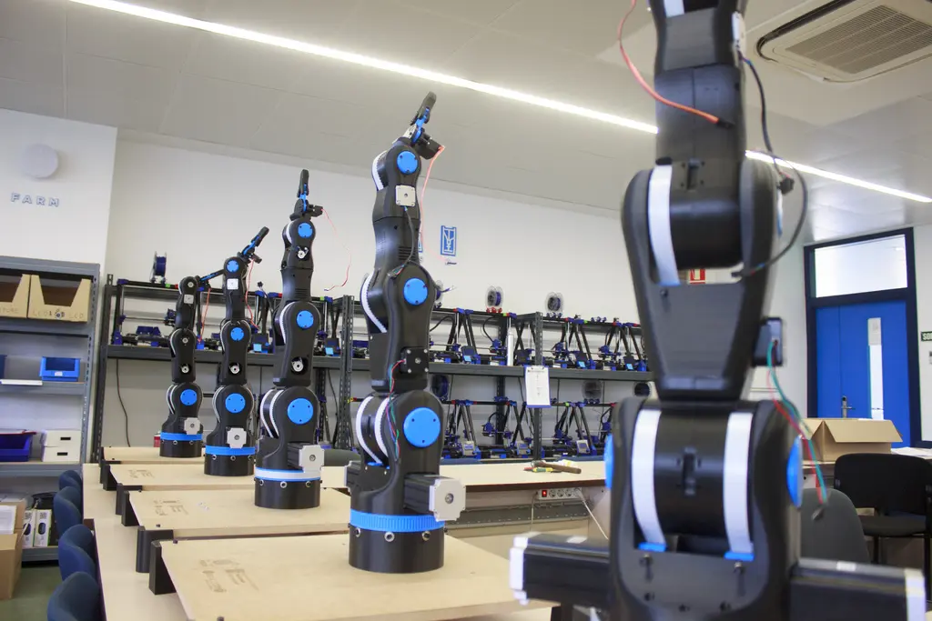 BCN3D MOVEO - полностью OpenSource 3D-печатная рука робота