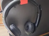 Headphone stand-2