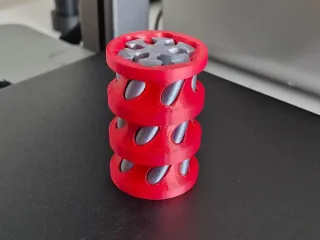 Fidget cylinder with twist