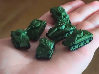 Miniature M4 Sherman US ww2 tanks