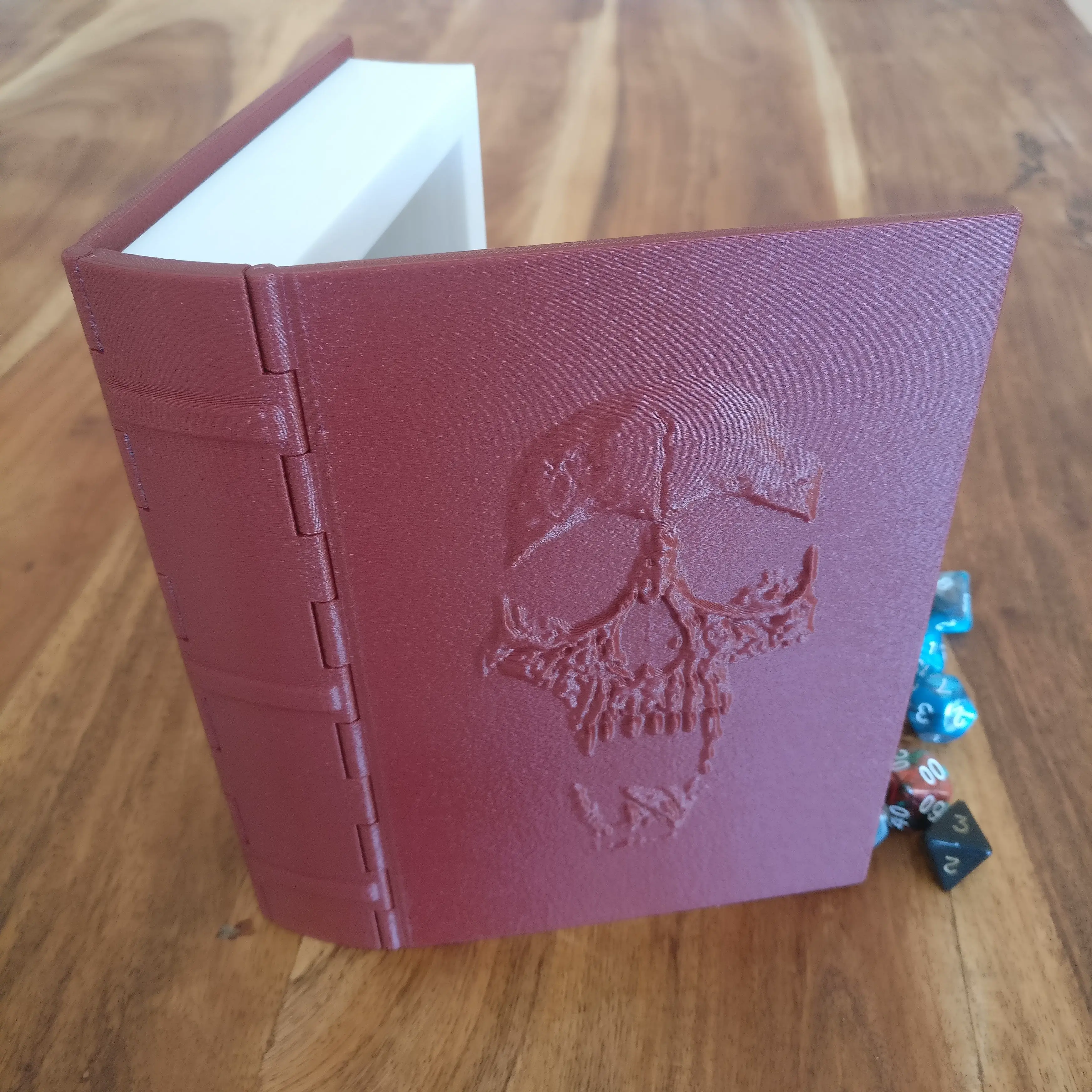 Skull Book for dice or candy - Snap close, no magnets needed