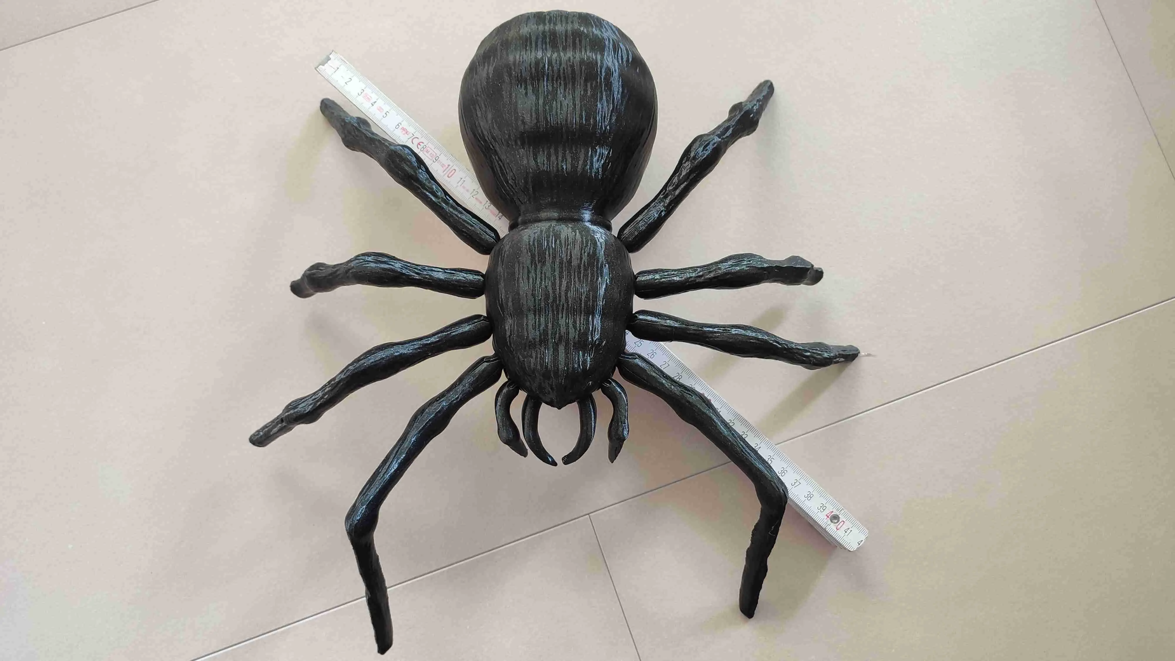 Giant Vase Spider - posable halloween print in vase mode!