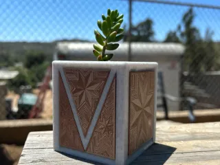 Square planter with inserts