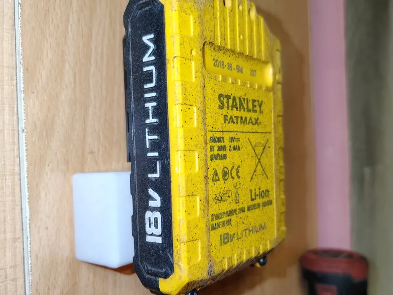 Supporto per batterie Stanley Fatmax - FMC687L