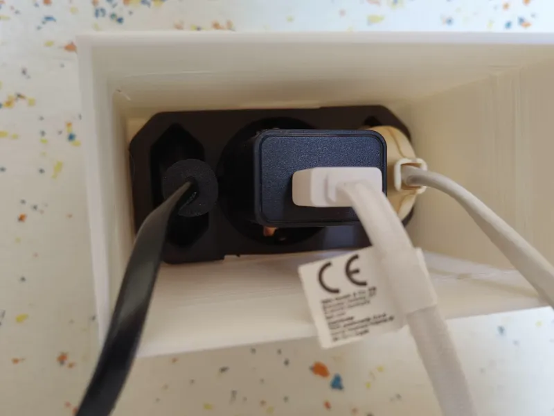 Sockelverteilergehäuse