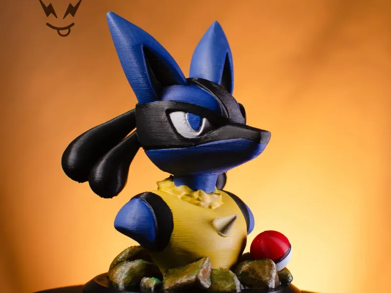 Busto de Lucario Con Base y Poké Ball