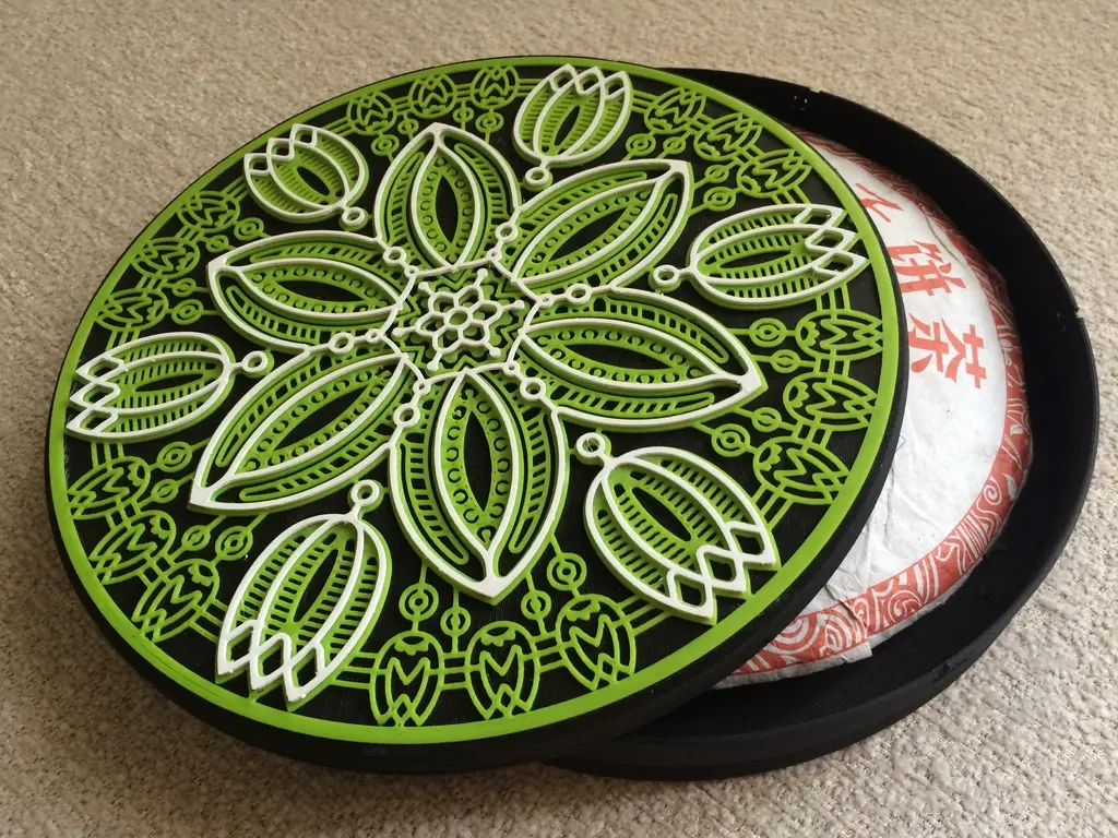 Lockable 3-colour case for 357-grams Pu-erh Cake