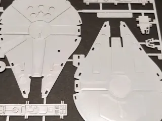 Millennium Falcon Kit Card 