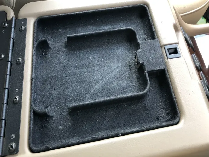 Vassoio portatelefono per il vano portaoggetti della Land Rover Discovery 2