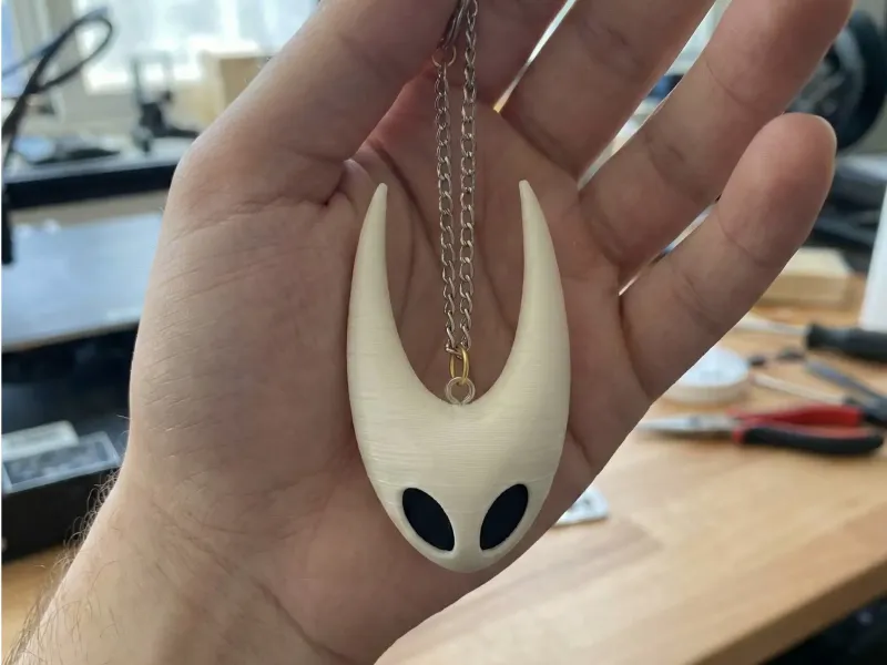Hollow Knight Hornet Mask Keychain - Textured 3D Printed Bon