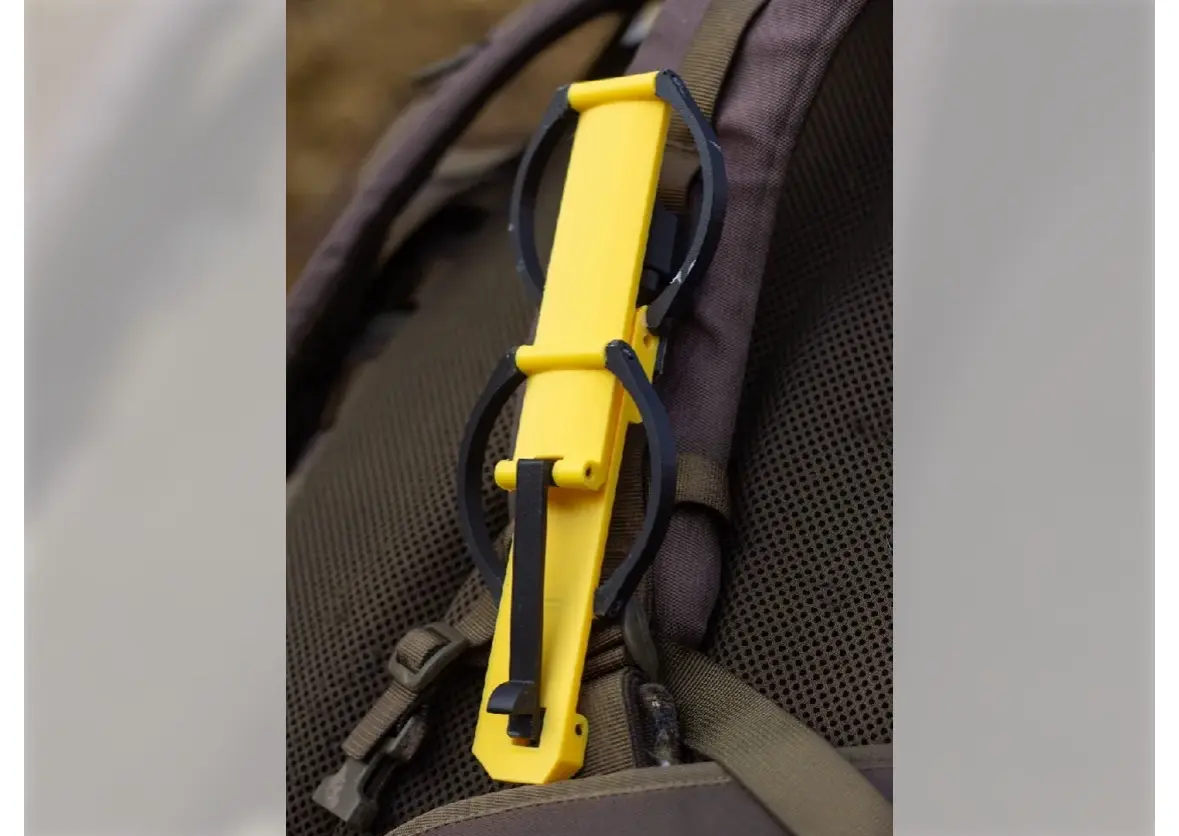 Porta latas plegable para mochila