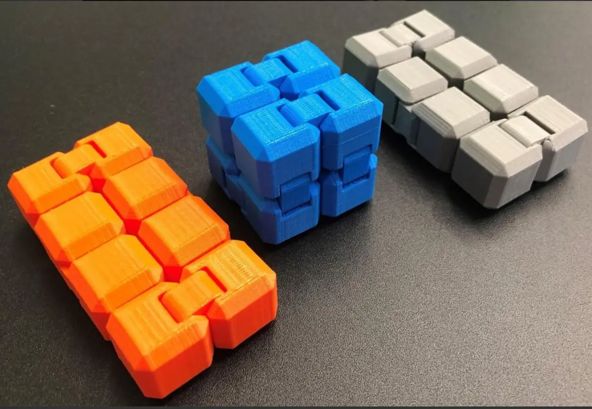 Infinity flip cube
