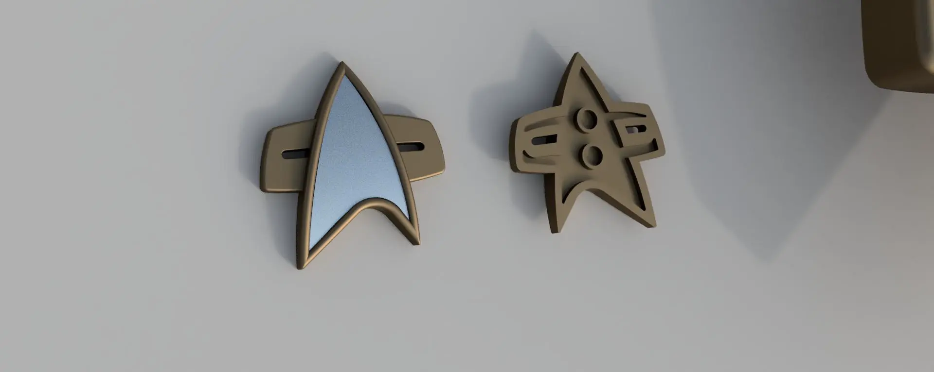 Star trek Picard  Flashback Combadge