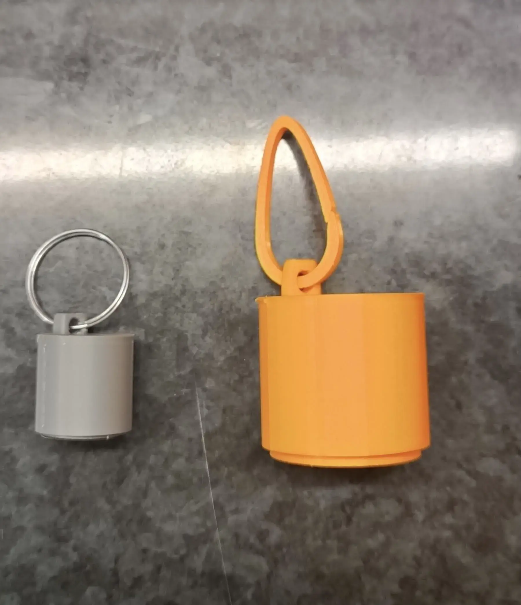 Container Keychain – Portable Mini Storage for Your Everyday