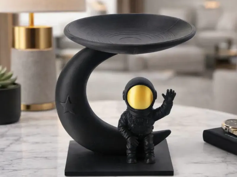 Astronaut Moon Tray – Space-Themed Stand