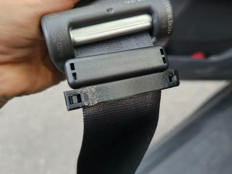 Car safety belt buckle holder