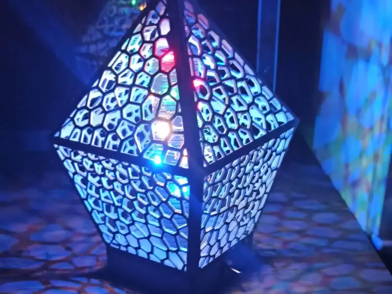 Voronoi-Tischleuchte / Voronoi Table Lamp