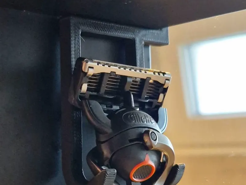 Razorblade hook/hanger for shower rack