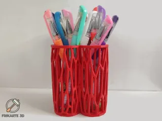 💖 Voronoi Heart Pen Holder