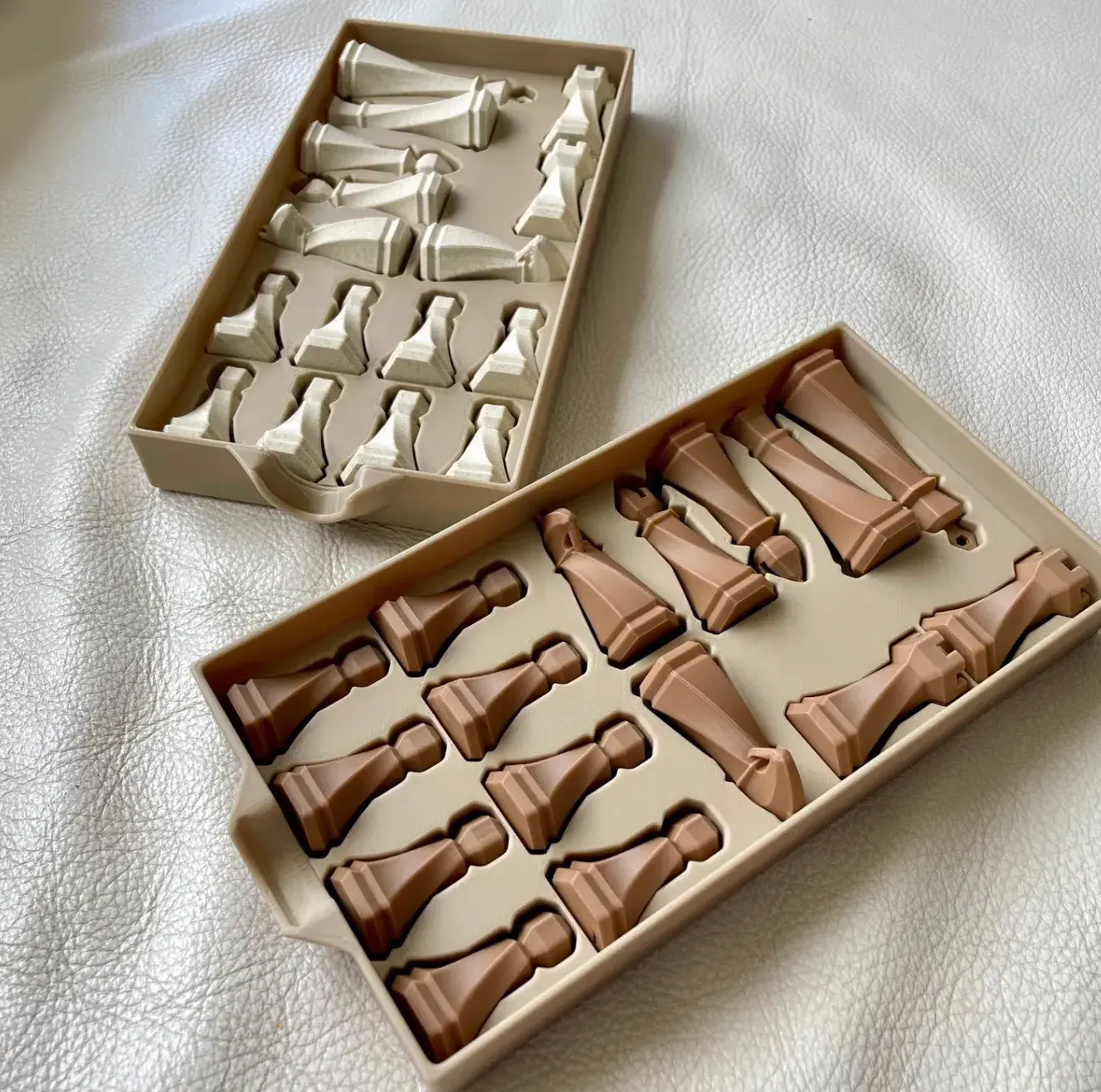 Magnetic Chessboard with Integrated Storage