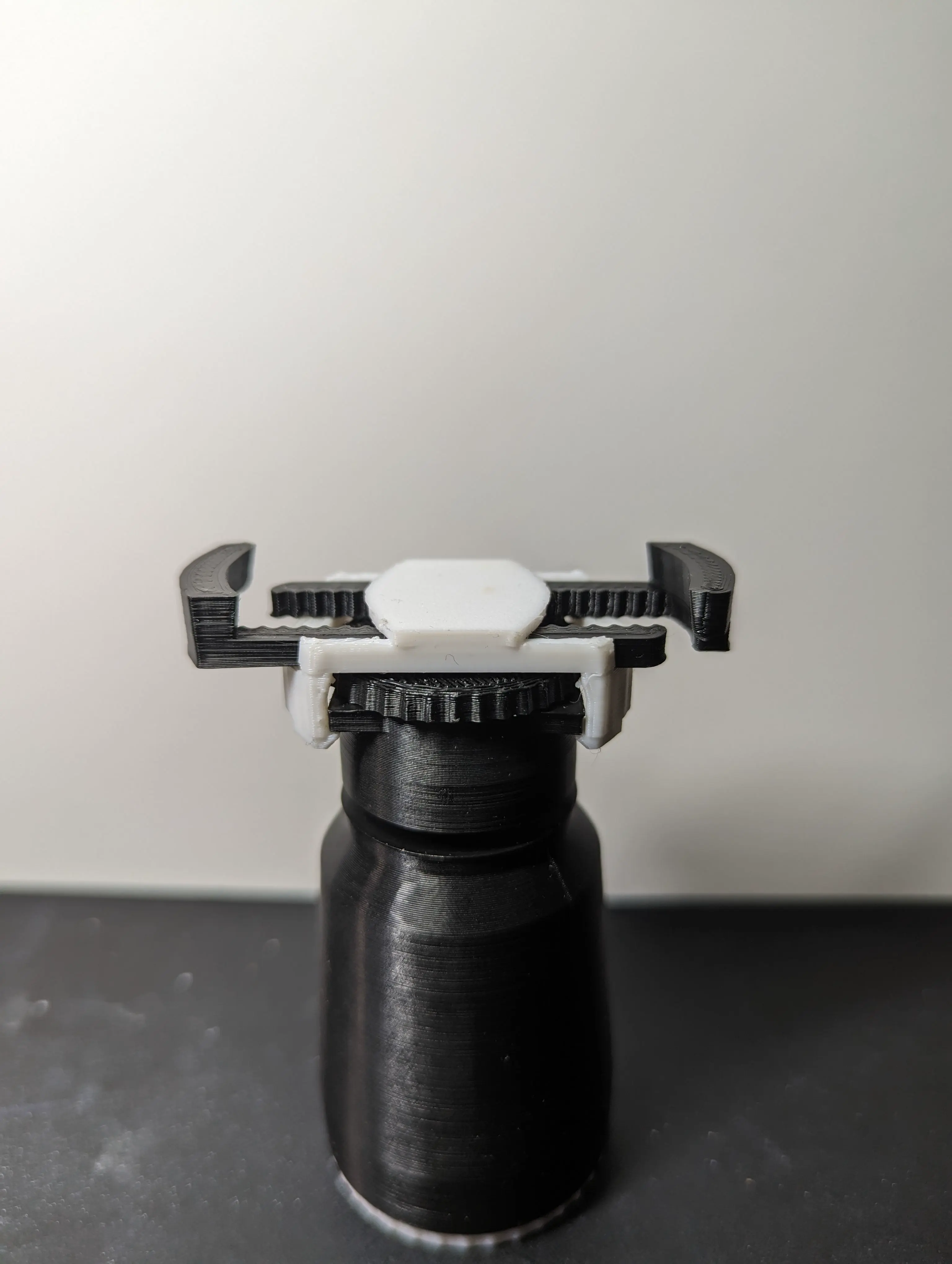 SOPORTE ADAPTABLE PARA PINTAR MINIATURAS