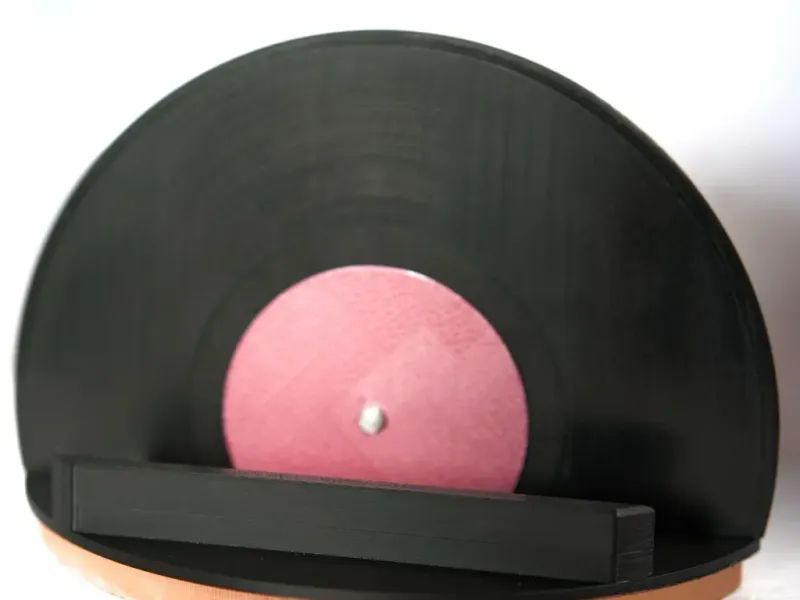 Shelf for vinyl records or CDs