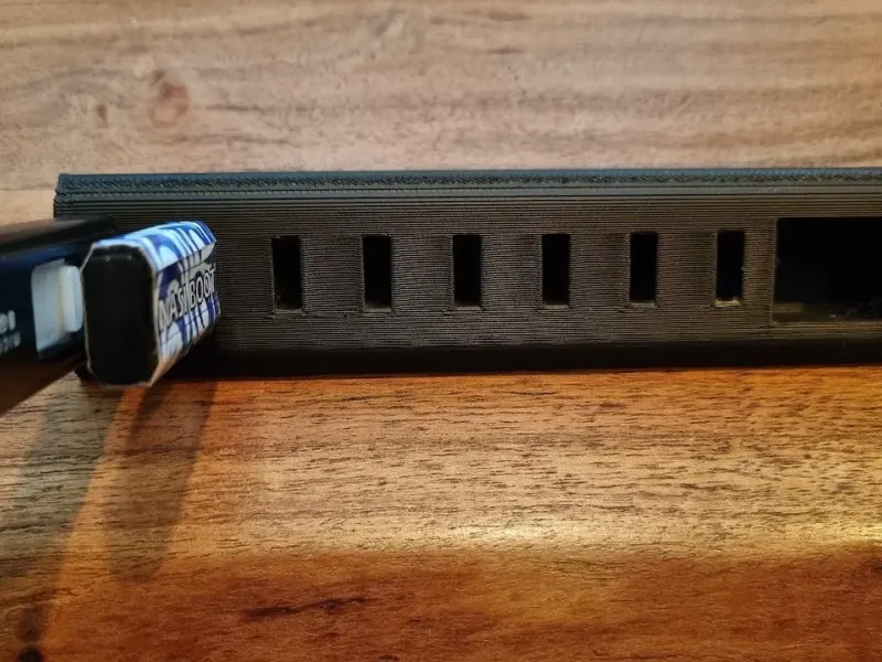 Dock USB pentru stick-uri USB neutilizate