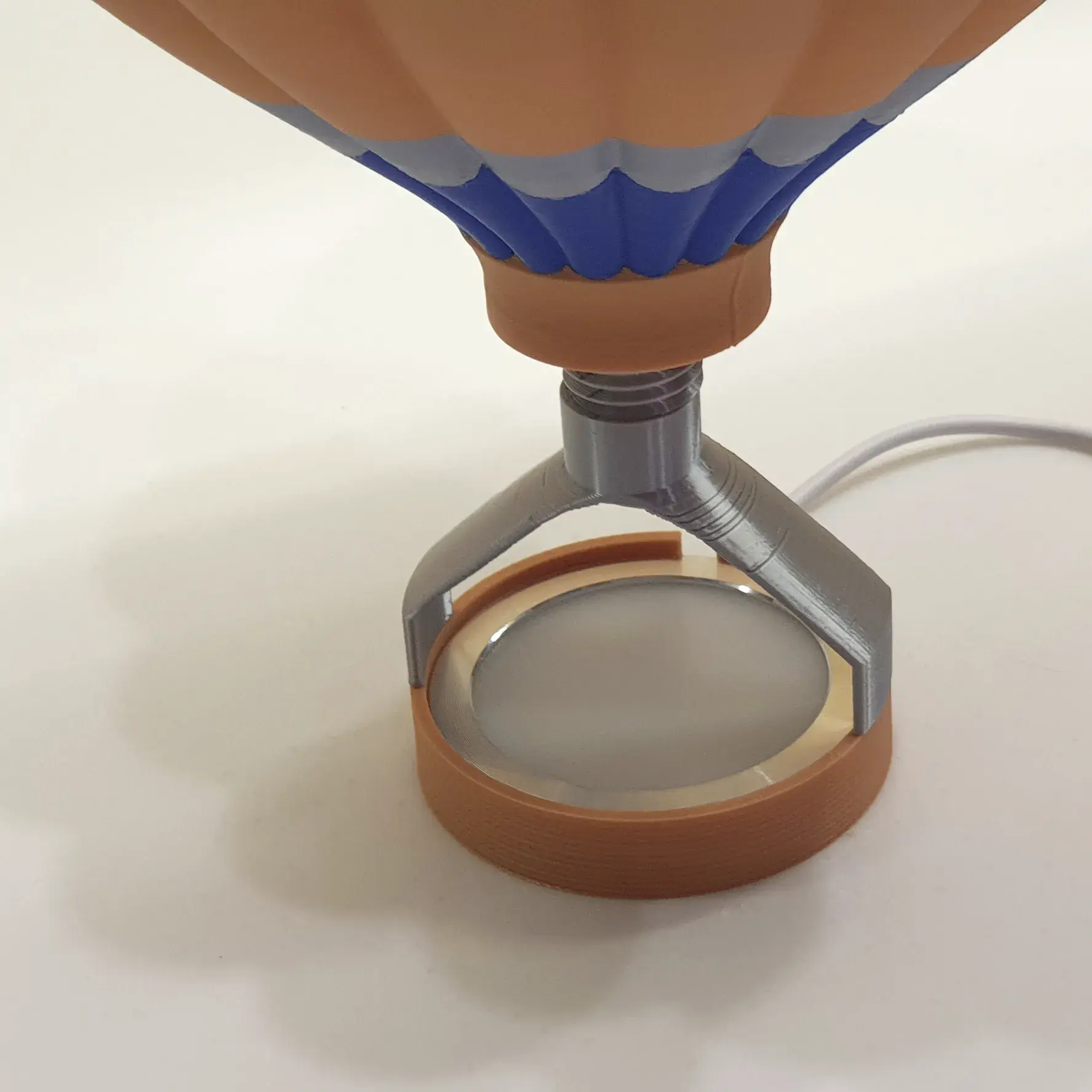 Night light in the form of a balloon