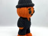 Knitted Pumpkin Man-2