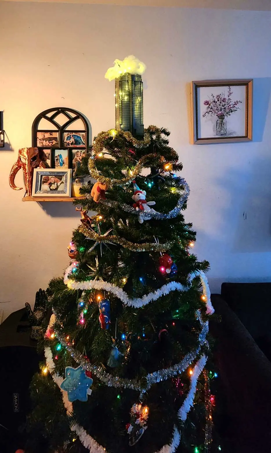 DIE HARD Nakatomi Plaza 
Christmas Tree Topper