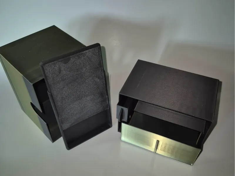 MTG Deck box and Dice plus token