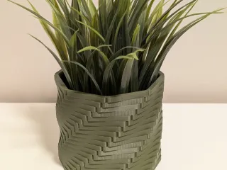 Spiral Pot