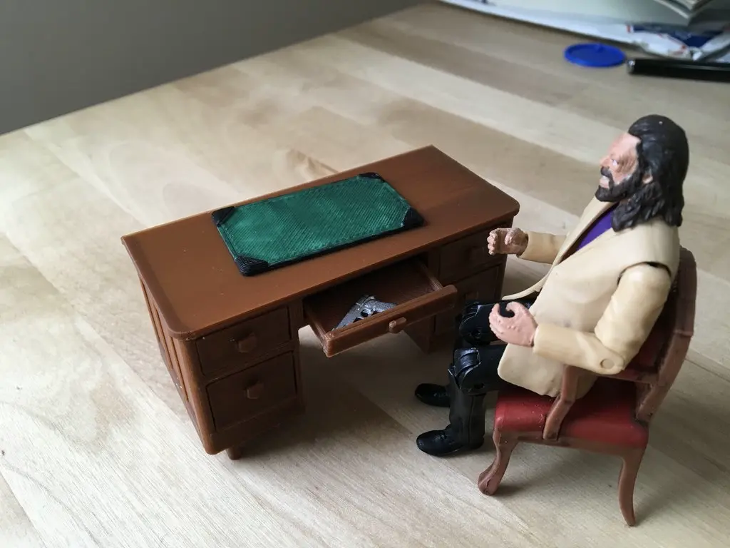 1940s Desk with working drawers and secret compartments (1/1