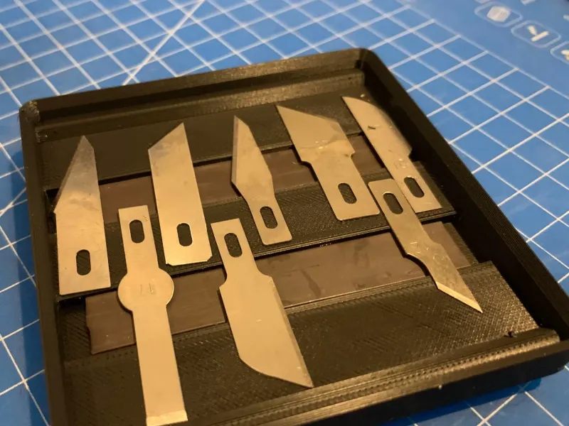 Magnetic Blade Storage 4x4Gridfinity
