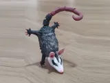 Hanging opossum-3