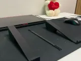 Laptop-Halterung mit Wabenmuster und Stabilisator-2