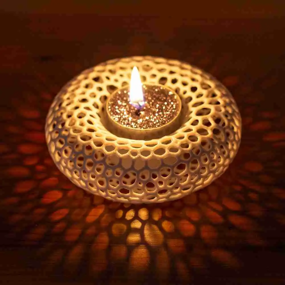 Voronoi donut candle holder