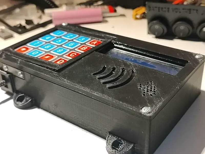 Terminal de Controle de Acesso Alimentado por ESP32
