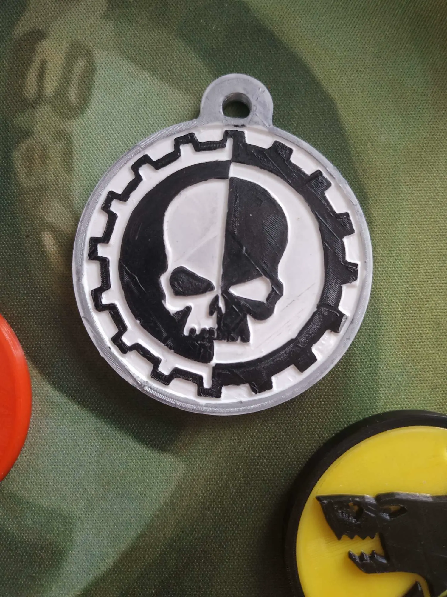 Warhammer 40K - Mechanicus keychain