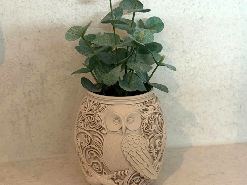 Vaso decorativo con gufo