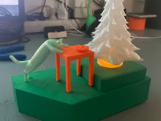 Weihnacht Deco Katze Klaut das Essen mit Beleuchteten Baum