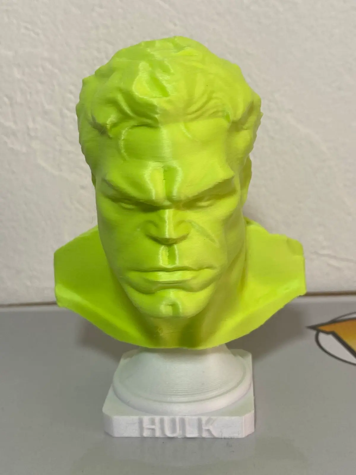 Hulk busto con base